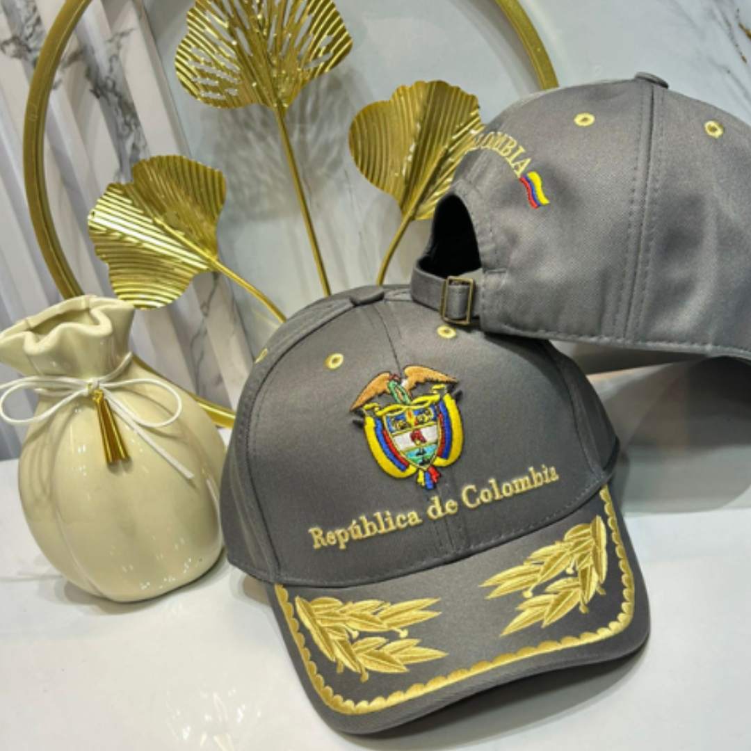 💛💙❤️ Gorra República de Colombia™ – Bordado Premium en Drill Nacional